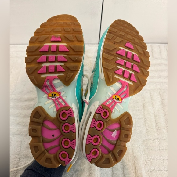Nike Women’s Air Max Plus in Teal Twist - Picture 7 of 8